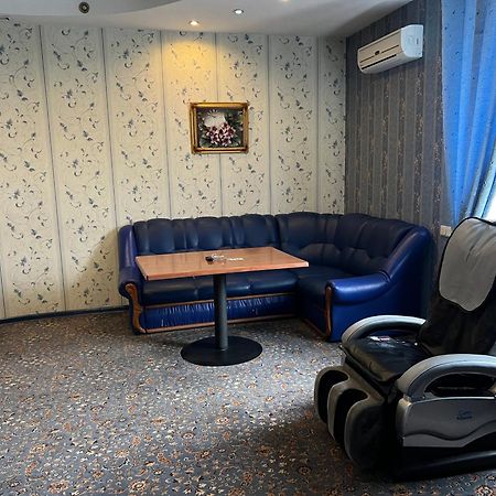 Готельно-Ресторанний Комплекс Б-52 Sofiivska Borshchahivka 外观 照片